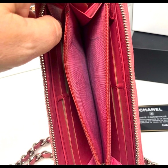Chanel wallet  pink color.used but good condition.Made in Spain - Picture 2 of 5